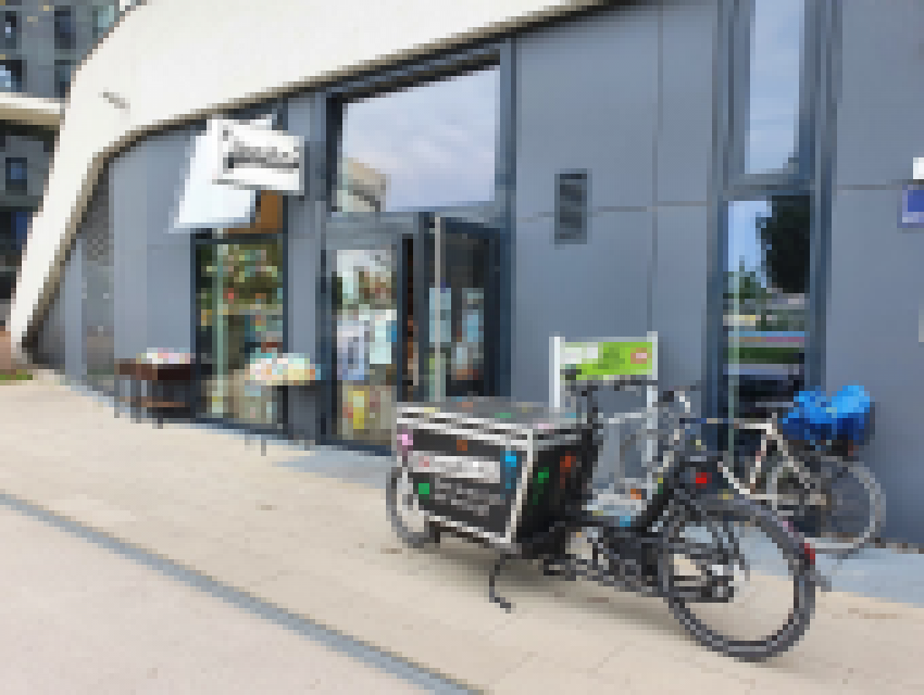 Vorderer Eingang mit Lastenrad