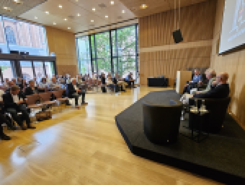 Ökumenische medientage: 60 Teilnehmerinnen und Teilnehmer diskutierten über die Relevanz von Medien (Foto: LD/Koeffler)
