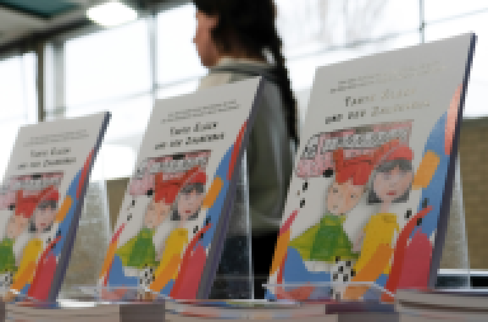 „Die haben jetzt einen Schatz fürs Leben. Sie kommen jetzt ganz anders in die Buchhandlung“, Kinderbuch-Machen als Demokratieprojekt (Foto: Unsere Buchhandlung)
