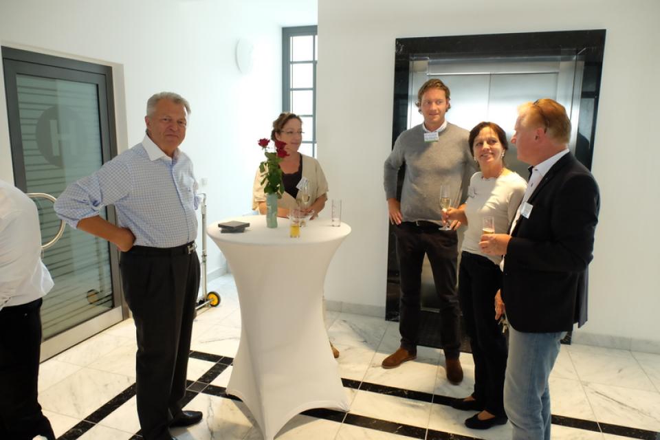 Feiern bis in den Flur